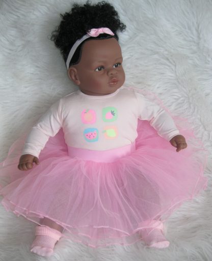 SB37b Berbesa soft body pop donker krullend haar hoge staart met kleding 62 cm - Afbeelding 2