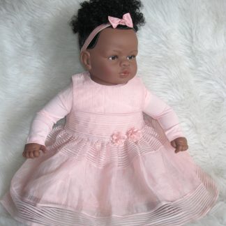 SB37a Berbesa soft body pop donker krullend haar hoge staart met kleding 62 cm