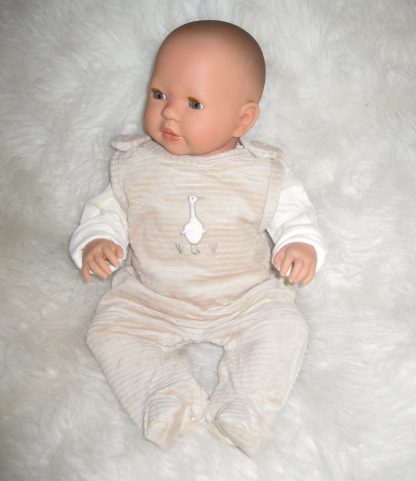 AD7a Levensechte Babypop soft body Liam met slaapogen in kleding en speen 52 cm - Afbeelding 25