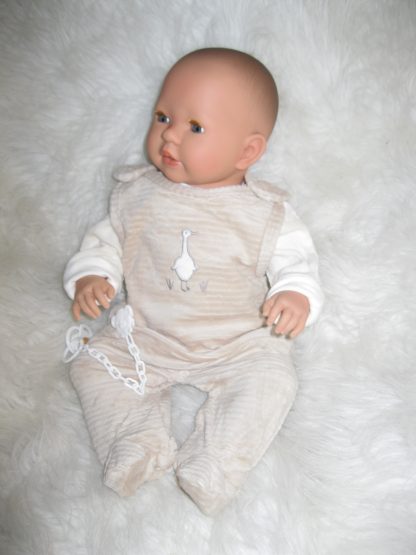 AD7a Levensechte Babypop soft body Liam met slaapogen in kleding en speen 52 cm - Afbeelding 3