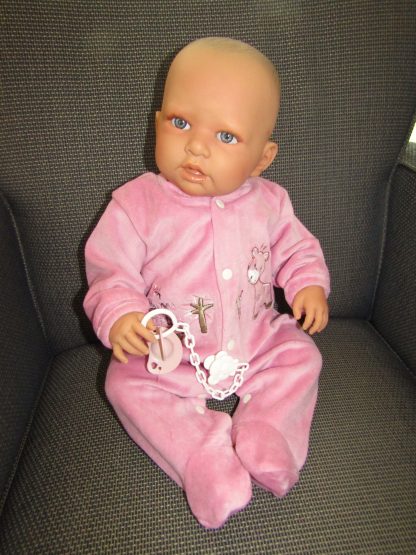AD8b Levensechte Babypop Kristina soft body in velours pakje roze met speen 52 cm - Afbeelding 9