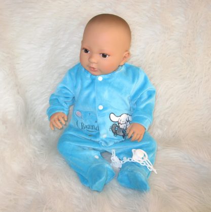 AD9i Levensechte Babypop Leoni soft body bruine ogen in velours pakje met speen 52 cm - Afbeelding 19