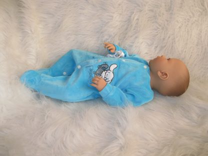 AD9i Levensechte Babypop Leoni soft body bruine ogen in velours pakje met speen 52 cm - Afbeelding 6