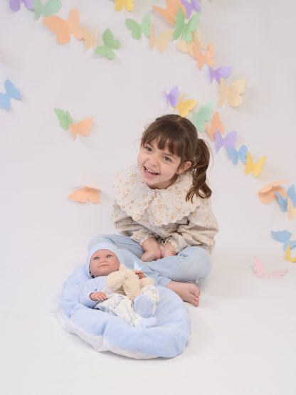 L00c Llorens levensechte babypop jongen fullbody in kleding en ligkussen 40 cm - Afbeelding 11