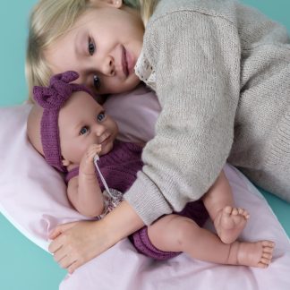 L00a Llorens levensechte babypop meisje fullbody met kleding en slaapzak 40 cm