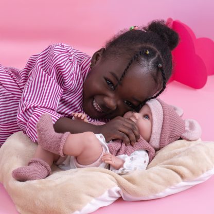 L00b Llorens levensechte babypop meisje fullbody met kleding en ligkussen 40 cm - Afbeelding 3