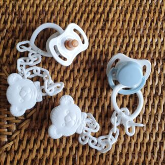 Speen wit 2 x Middel maat met speenketting voor babypoppen - Let op : zie omschrijving voor welke pop !